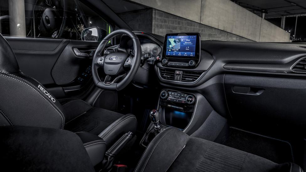 Poti salva multiple masini in sectiunea ,,Masini salvate,,