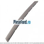 Ornament cromat bara fata centru 08/1998-10/2001 Ford Focus 1998-2004 1.4 16V 75 cp